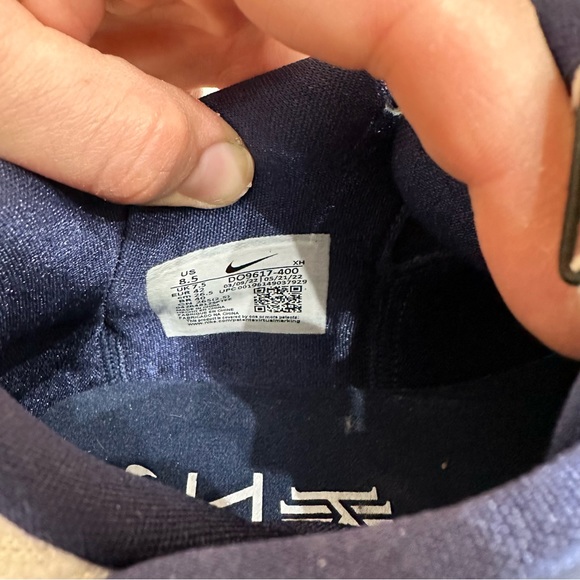 Nike Kyrie Sneakers NWT - Picture 3 of 7